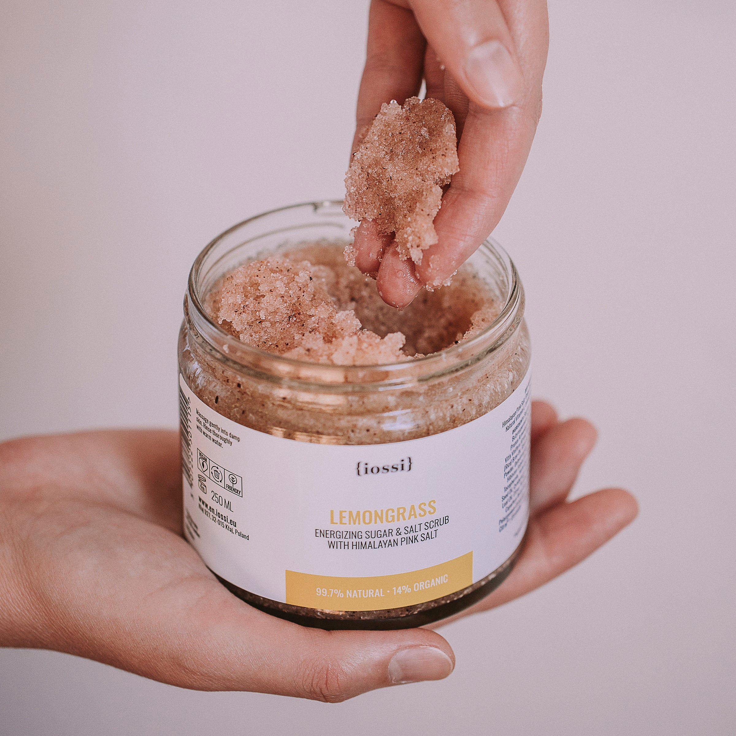 Trawa Cytrynowa Energetyzujący, cukrowo-solny peeling do ciała