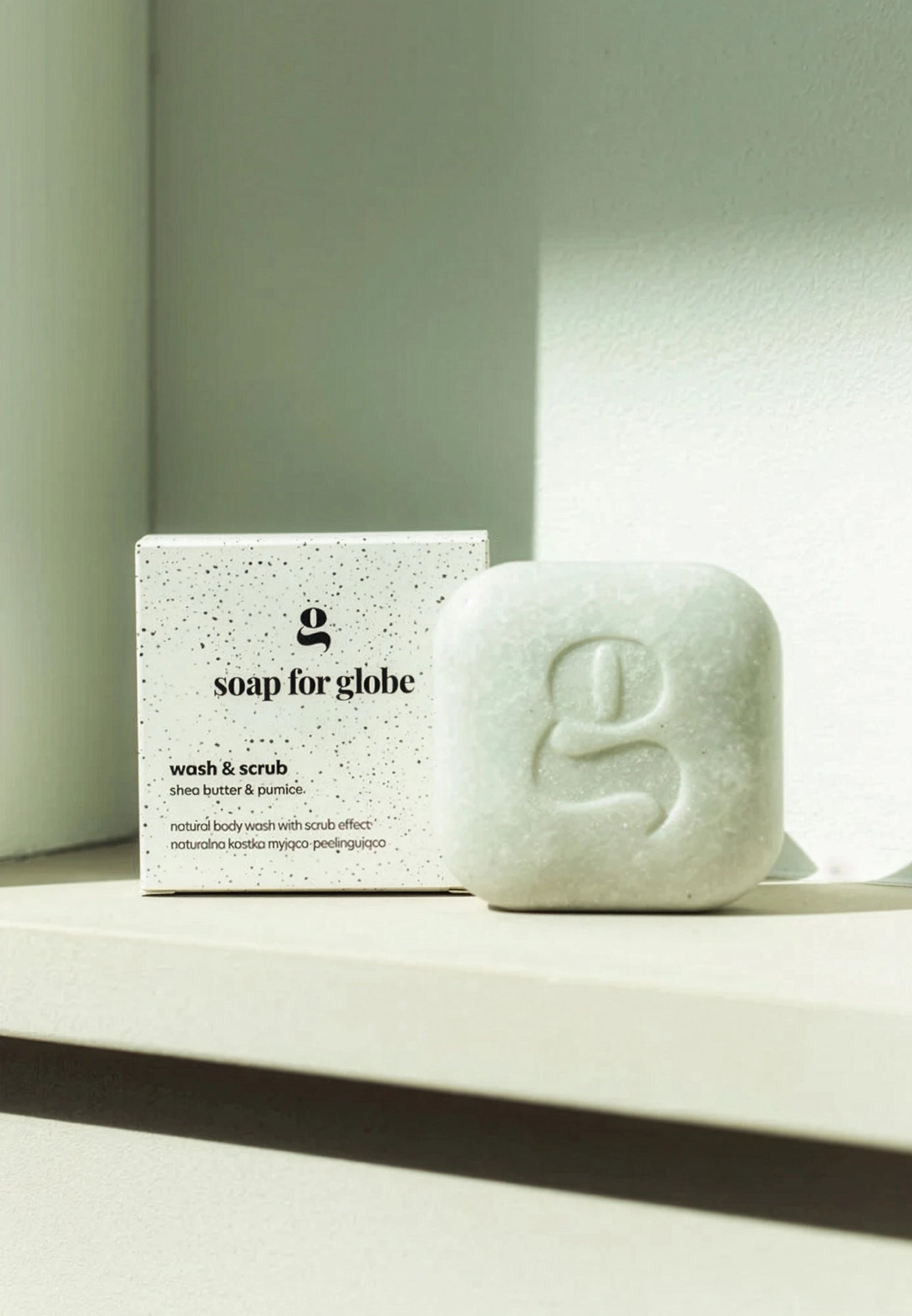 Naturalna kostka myjąco-peelingująca WASH & SCRUB